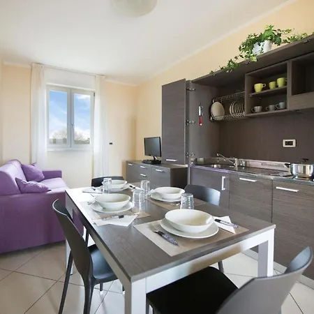 Colombo מלון דירות 4*