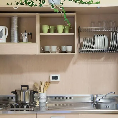 Colombo מלון דירות 4*