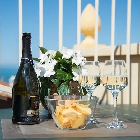 מלון דירות Colombo 4*