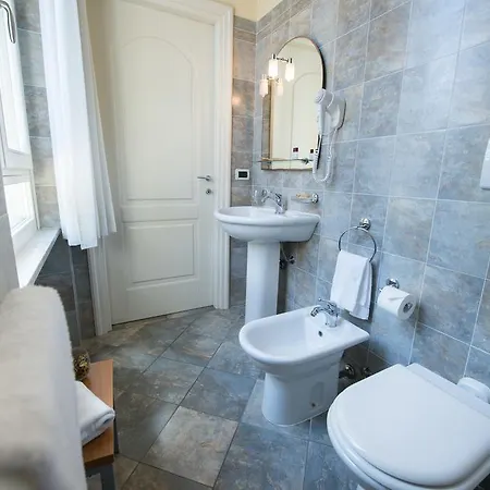 Colombo Aparthotel 4*