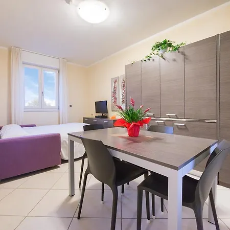 Aparthotel Colombo 4*