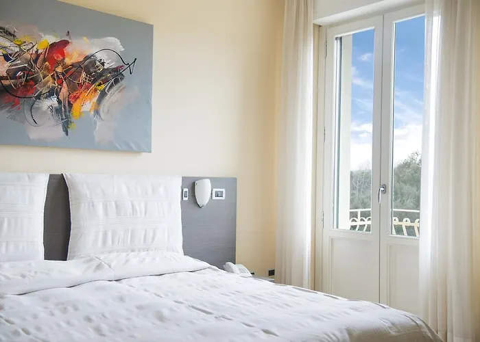 アパートホテル Colombo 4*